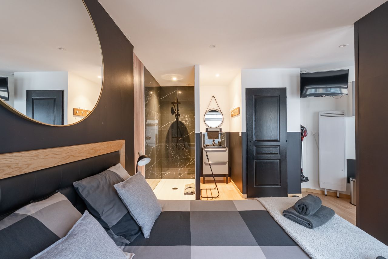 Le black tendance maxi studio en hyper centre de Calais