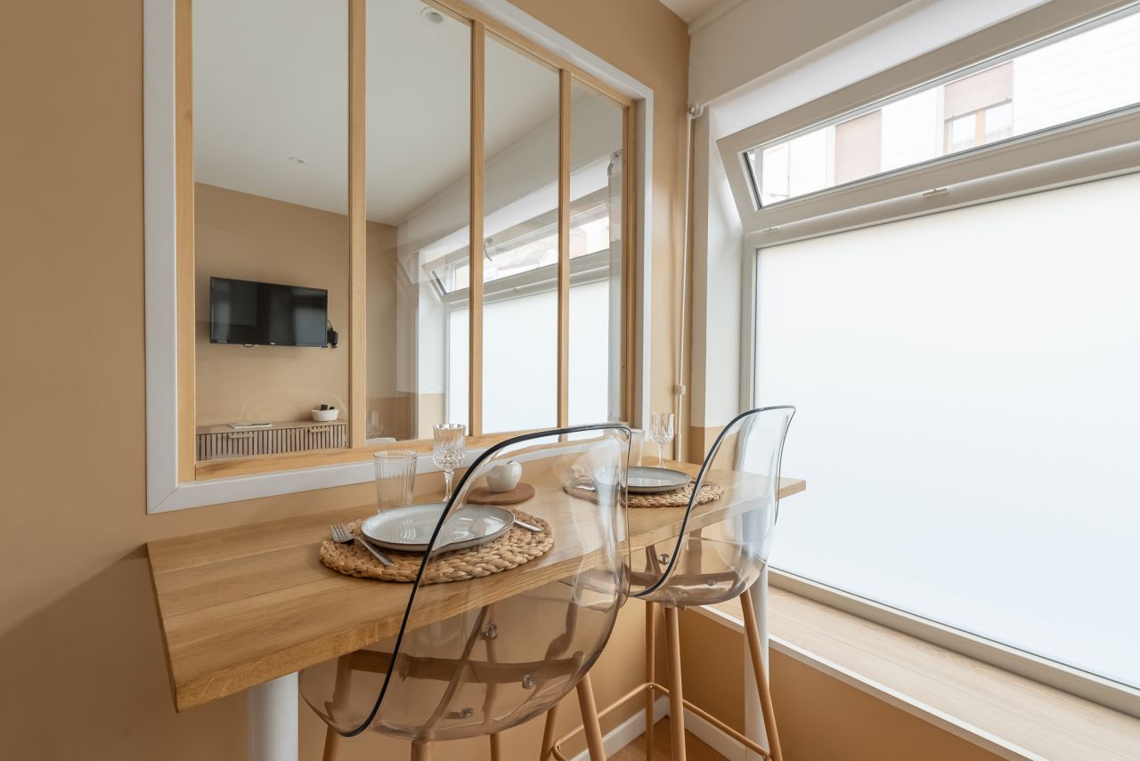 Le cosy white maxi studio en hyper centre de Calais